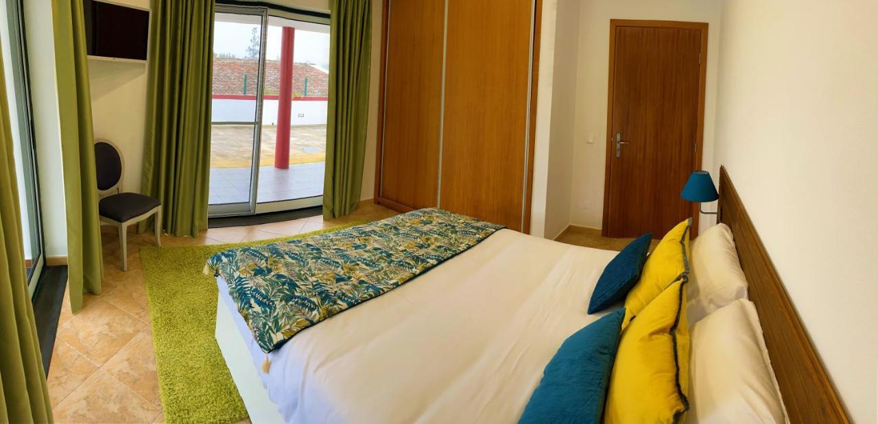 Chale D'Angra Guest House อังกรา ดู เอโรอิสโม ภายนอก รูปภาพ
