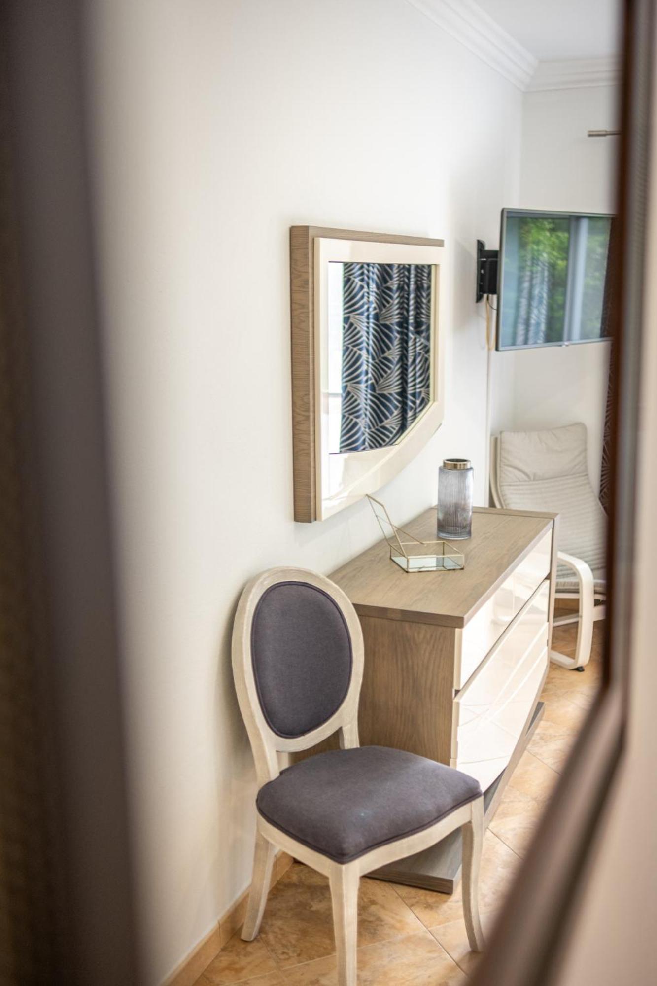Chale D'Angra Guest House อังกรา ดู เอโรอิสโม ภายนอก รูปภาพ