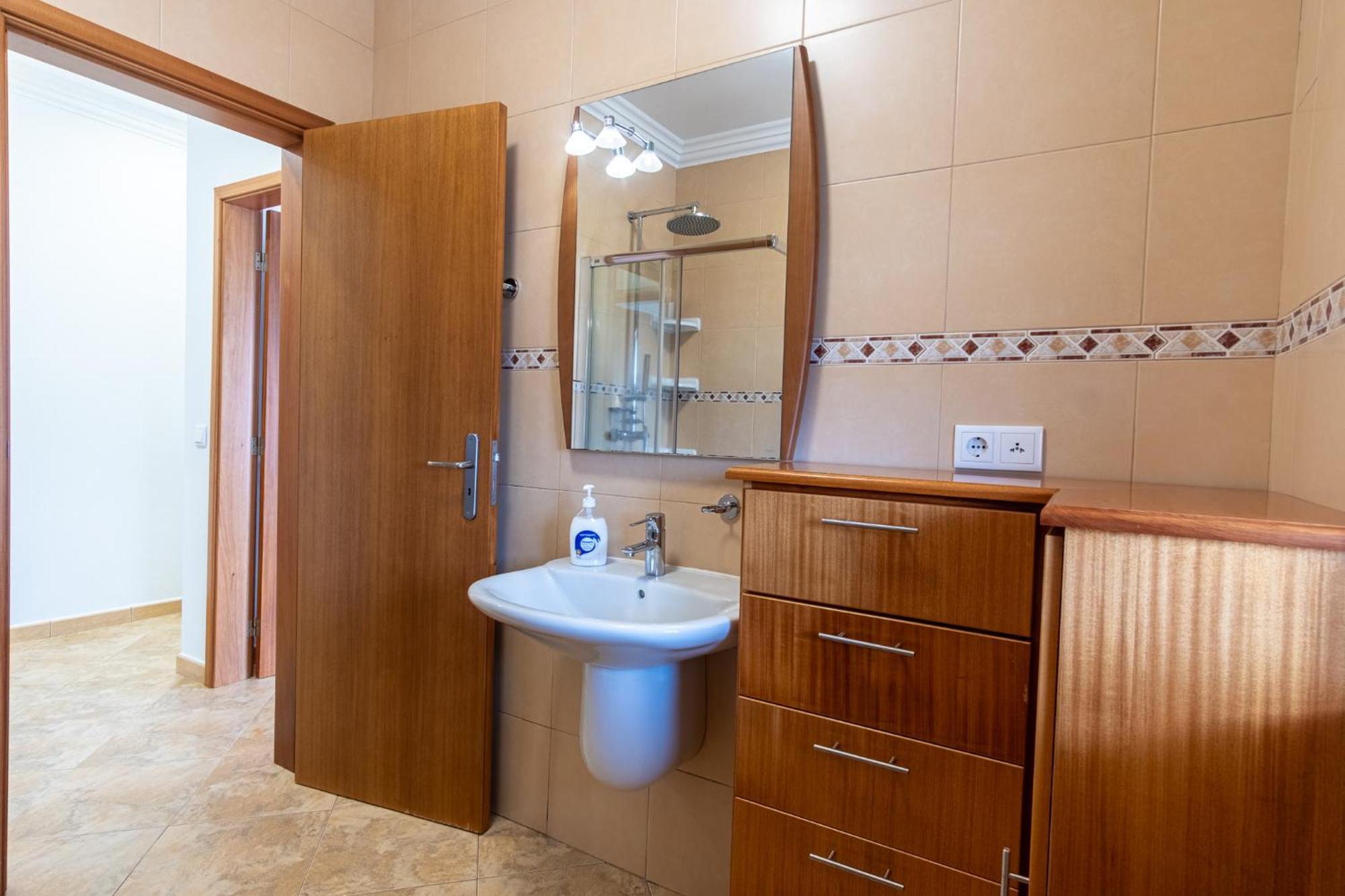 Chale D'Angra Guest House อังกรา ดู เอโรอิสโม ภายนอก รูปภาพ