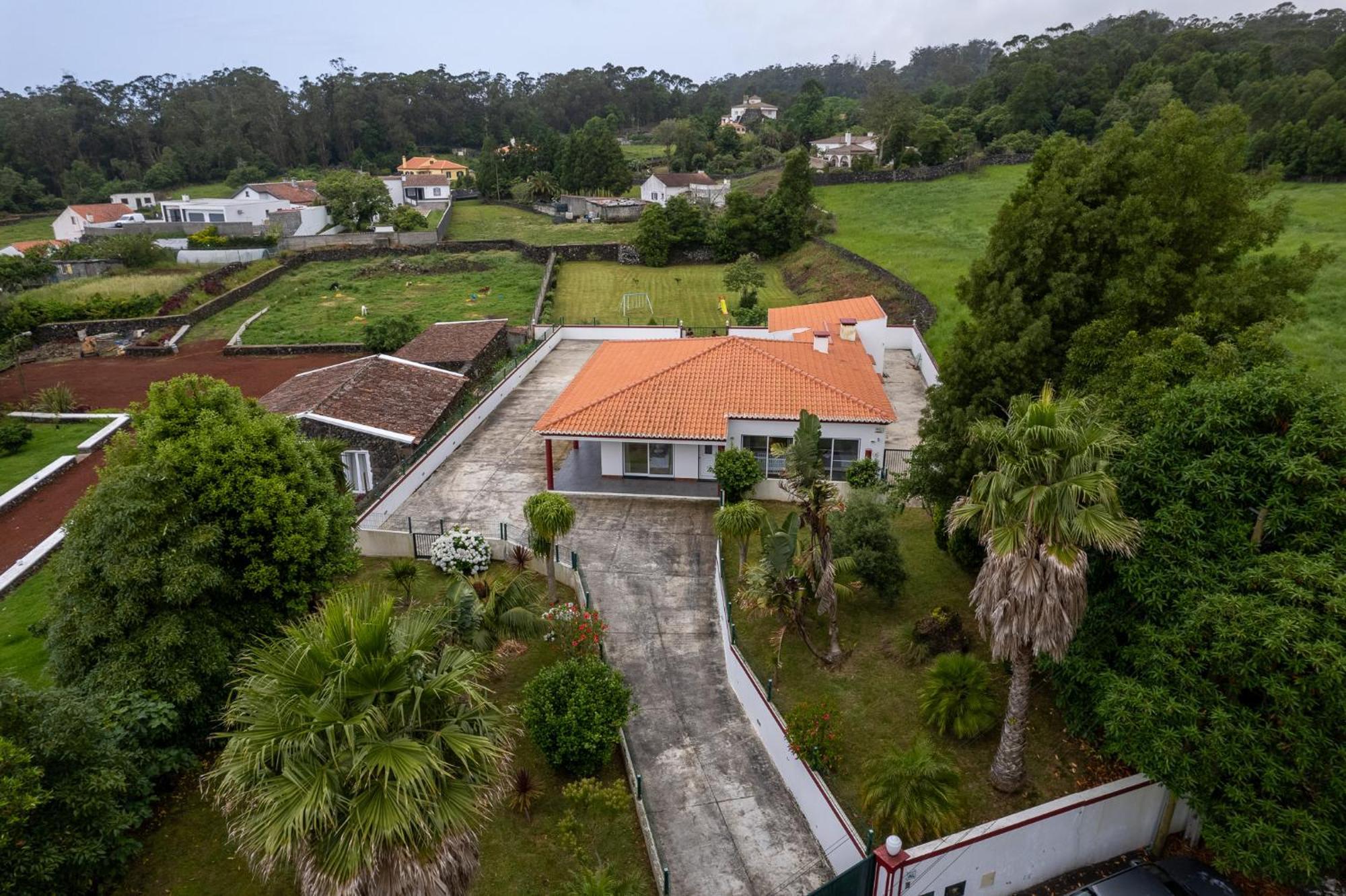 Chale D'Angra Guest House อังกรา ดู เอโรอิสโม ภายนอก รูปภาพ